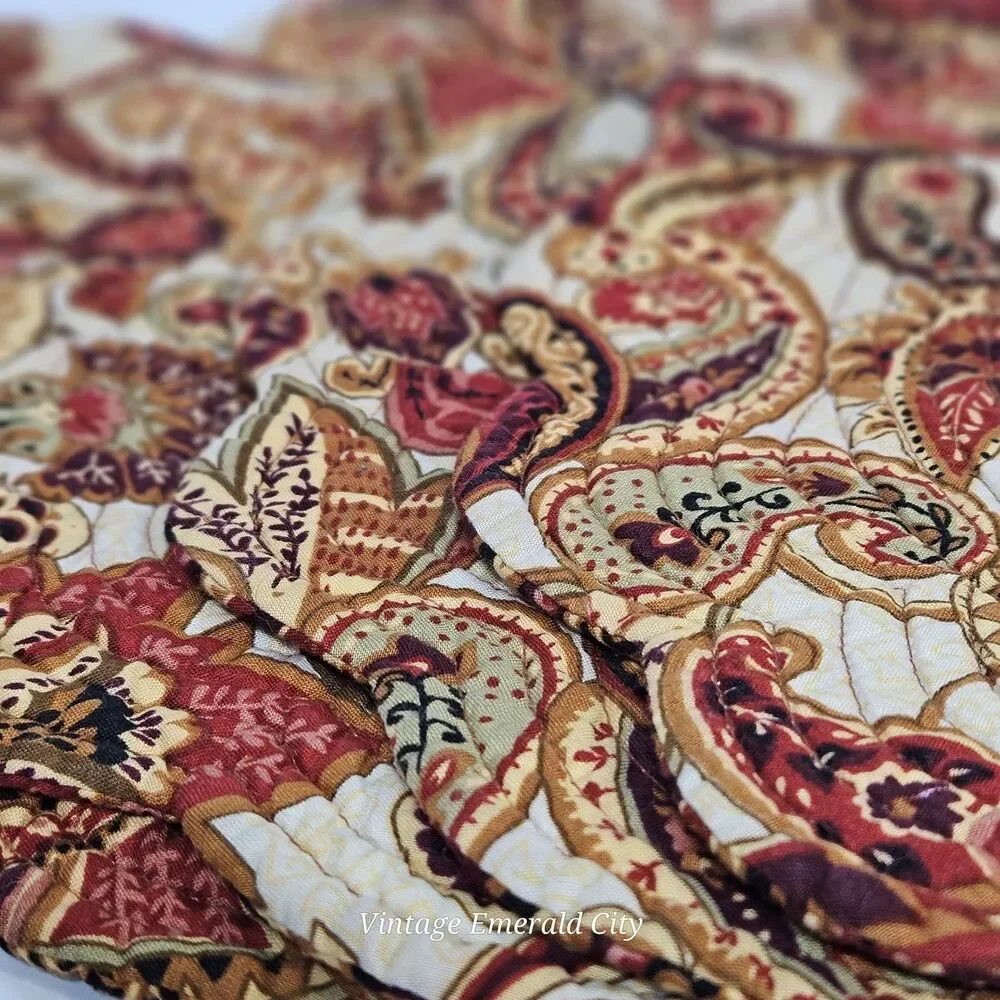Vtg Reversible Placemats Set / 4 Scalloped Floral Cottagecore Quilted Table Mats